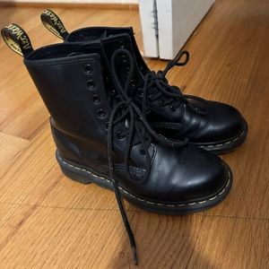 Dr. Martens Size 6